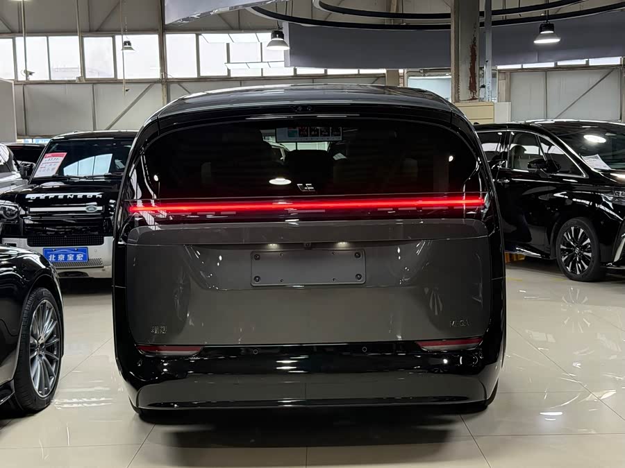 Li Auto MEGA 2025 Home Family Special Edition undefined